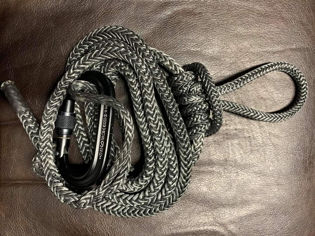 1/4" 8FT AmSteel® Tether with 3/16" Prussic (carabiner not included)