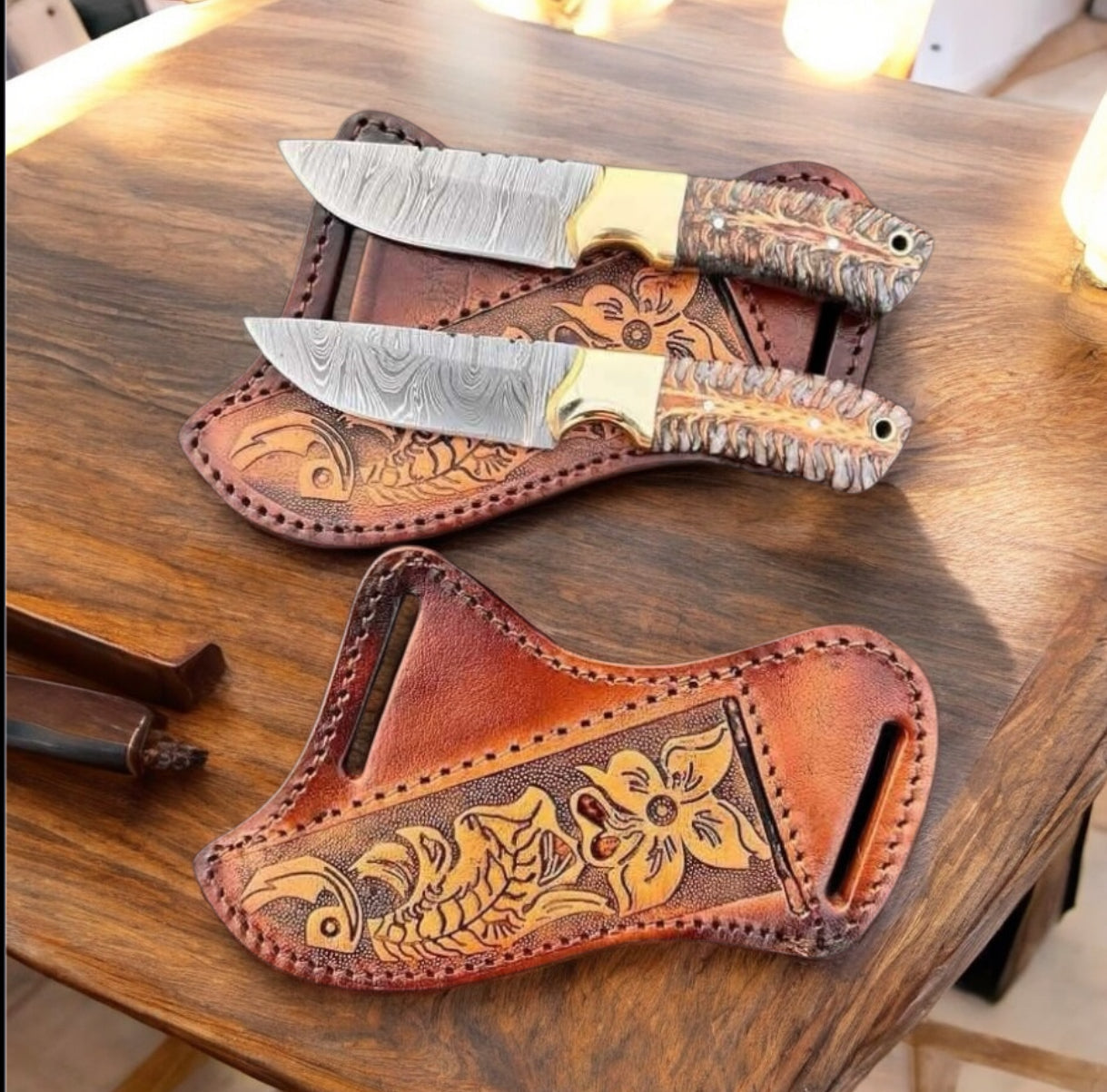 Western Cowboy Knife – Damascus Steel Blade, Pine Cone Resin & Brass Bolster Handle